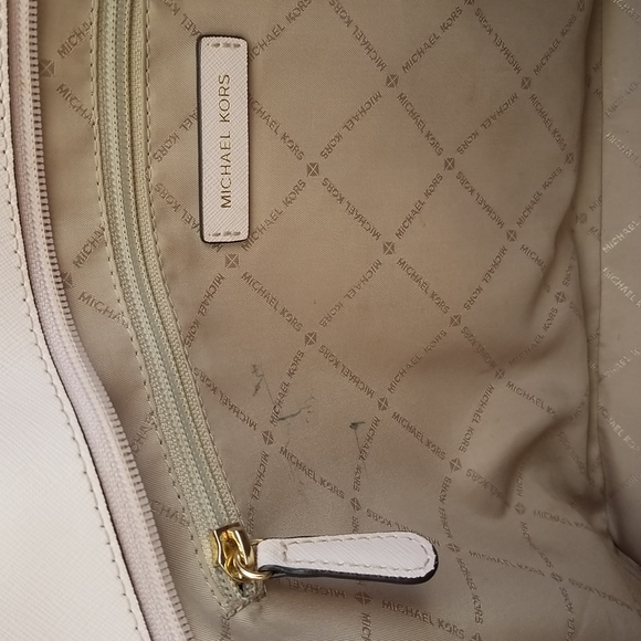 Authentic Michael Kors Large Purse  EUC - Picture 7 of 12